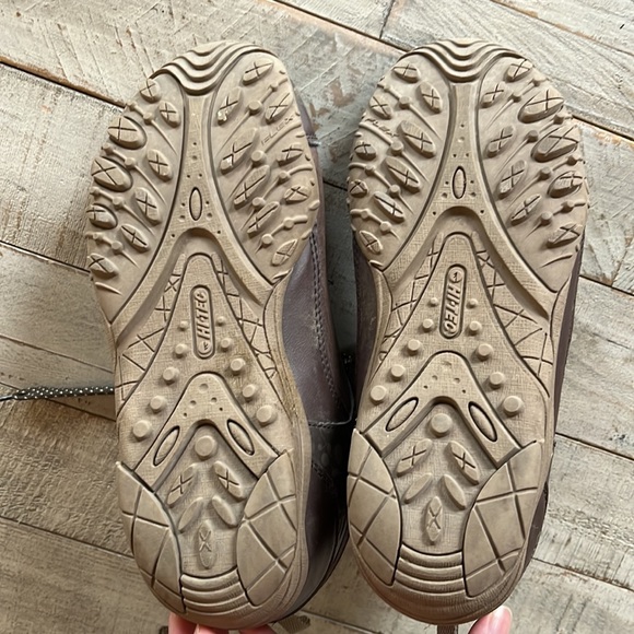 Hi-Tec brand waterproof hiking boots  womens size 6 - Picture 3 of 6